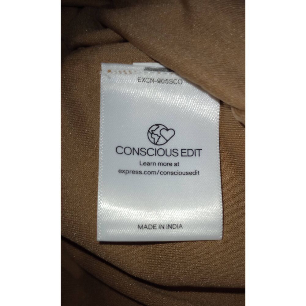 NWT Express, geometric Portofino midi dress. Size large (belt not included) - Picture 5 of 6